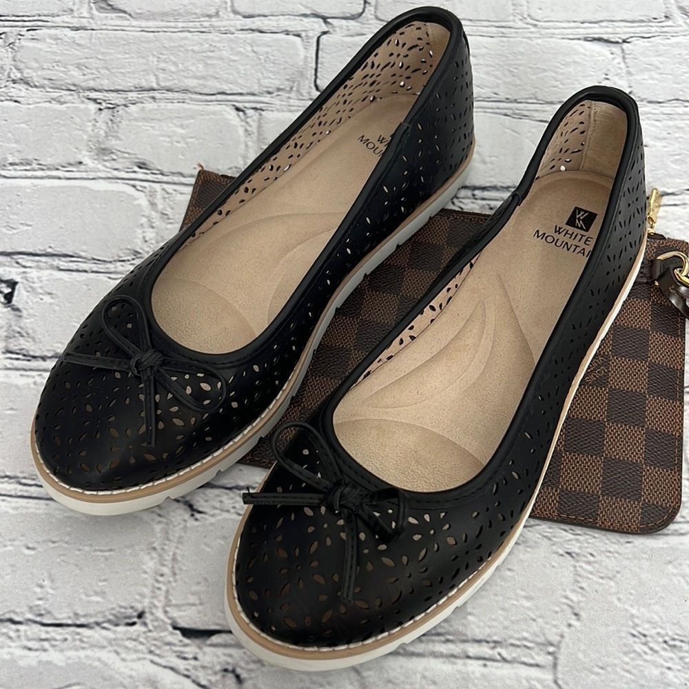 * White mountain black flats with memory foam comfort